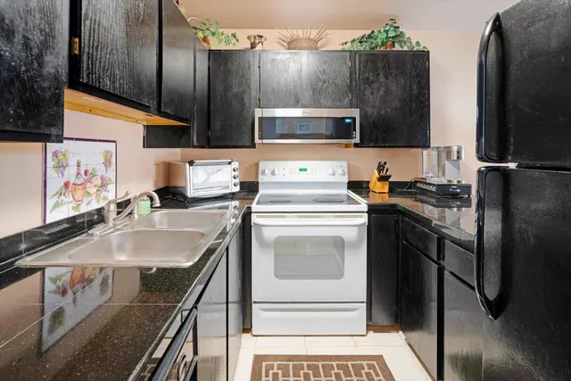 Listing Image for 3740 Lower Honoapiilani Rd C102 15 of 50