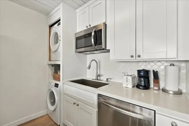 Listing Image for 190 Hauoli Rd 408 4 of 36