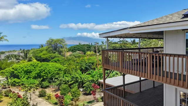 Listing Image for 3375 Kuaua Pl 3 of 38