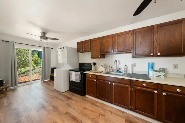 Listing Image for 3375 Kuaua Pl 32 of 38