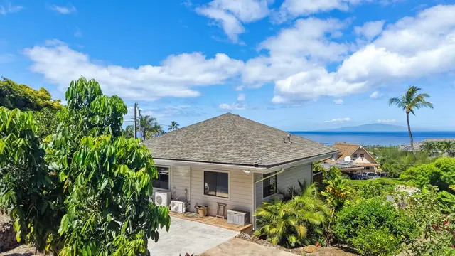 Listing Image for 3375 Kuaua Pl 34 of 38