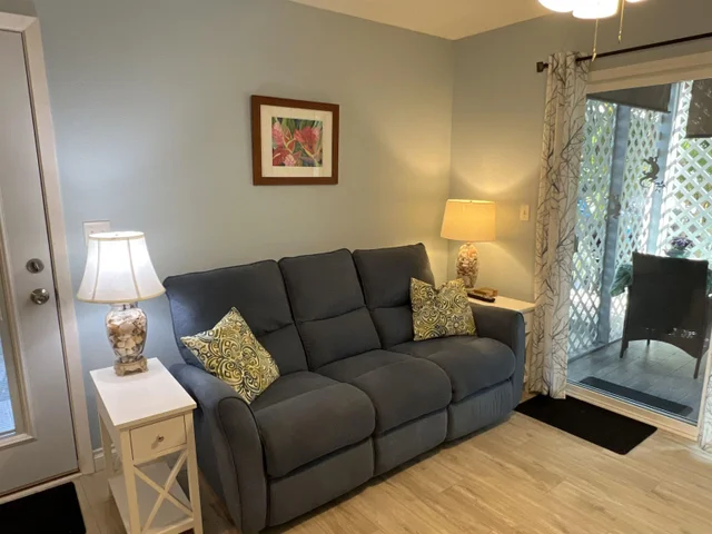 Listing Image for 160 Keonekai Rd 6-102 10 of 50