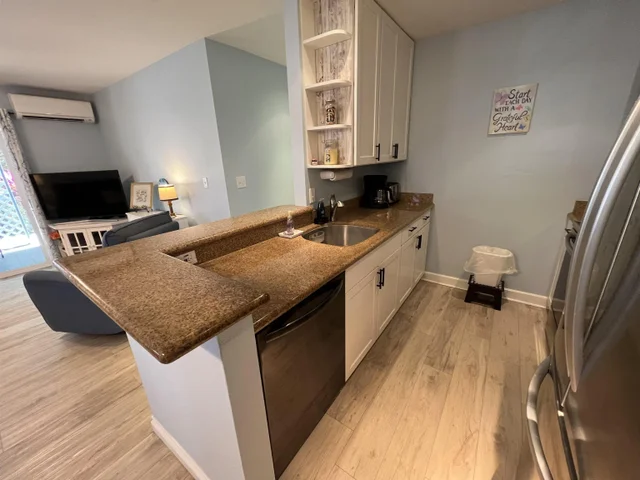 Listing Image for 160 Keonekai Rd 6-102 15 of 50