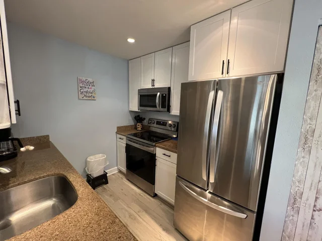 Listing Image for 160 Keonekai Rd 6-102 16 of 50