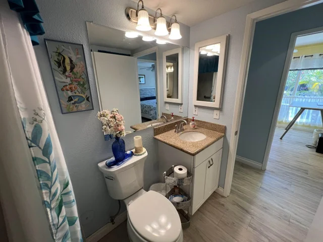 Listing Image for 160 Keonekai Rd 6-102 23 of 50