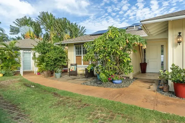 Listing Image for 203 Kuli Puu St 41 of 47