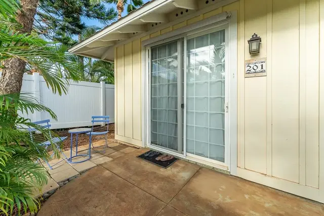 Listing Image for 203 Kuli Puu St 42 of 47