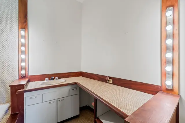 Listing Image for 575 Awalau Rd 25 of 50