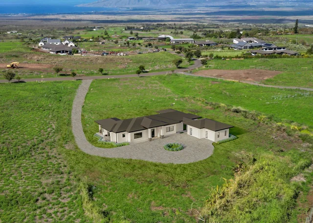 Listing Image for 172 Huahua Pl Unit A 5 of 11