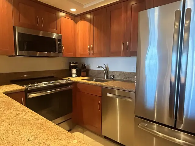 Listing Image for 2481 Kaanapali Pkwy 520 A 8 of 20