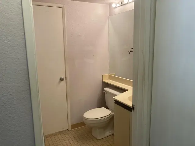 Listing Image for 140 Uwapo Rd 7-105 12 of 23