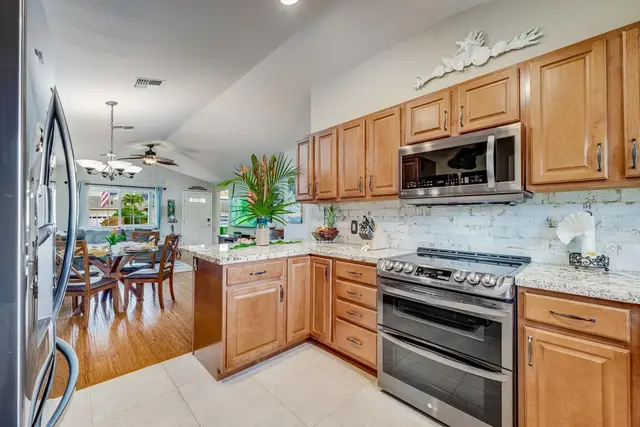 Listing Image for 64 Oluea Cir 18 of 50