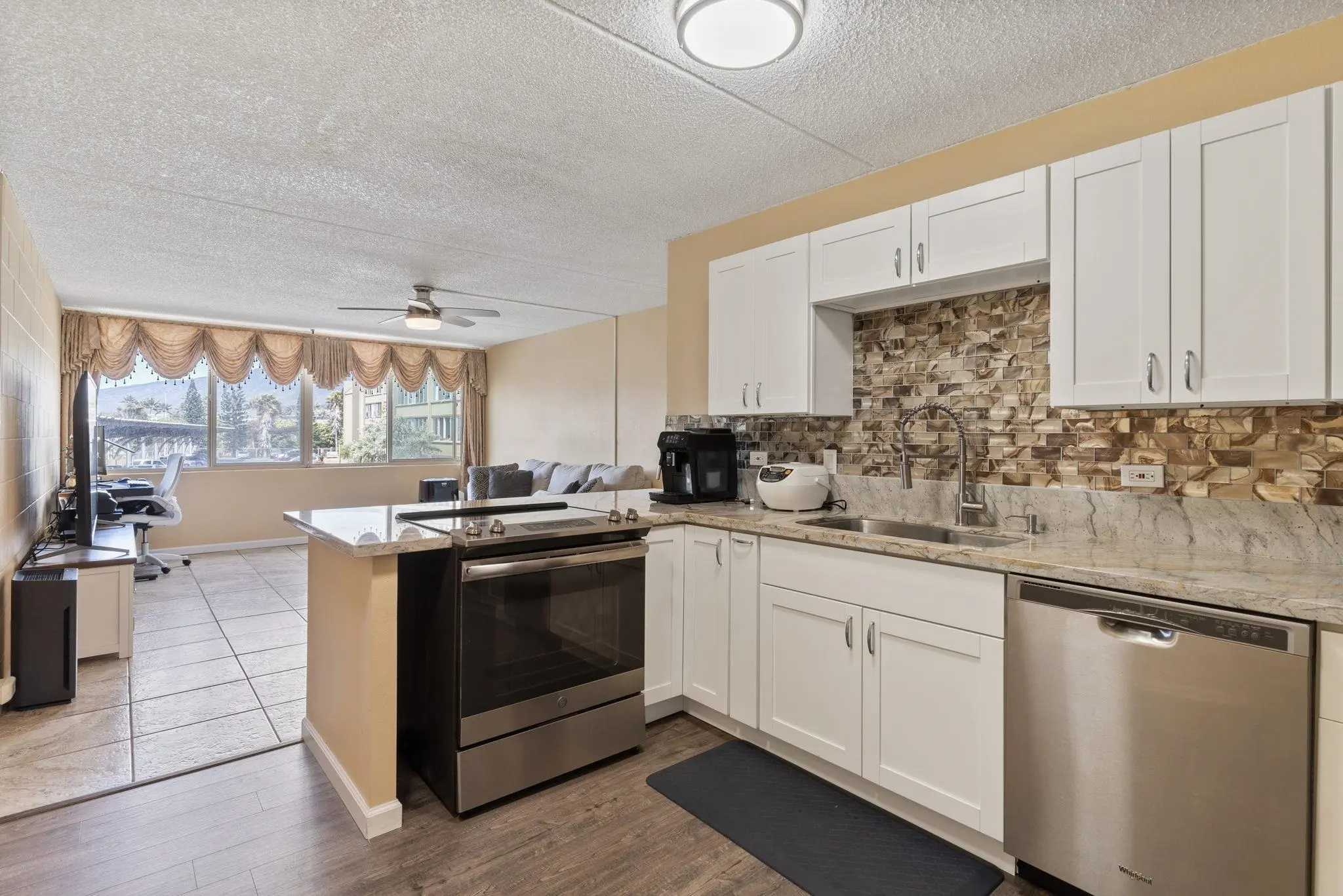 Photo of Listing #409066