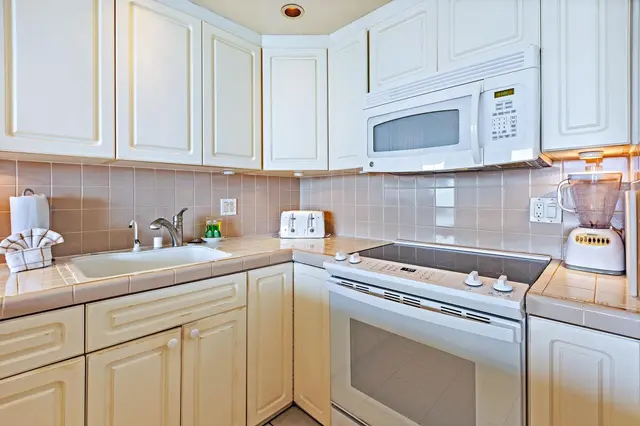 Listing Image for 3543 Lower Honoapiilani Rd L-306 16 of 46