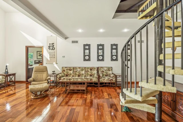 Listing Image for 355 Kamalei Cir 25 of 47