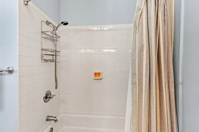 Listing Image for 31 E Kuu Aku Ln 216 29 of 36