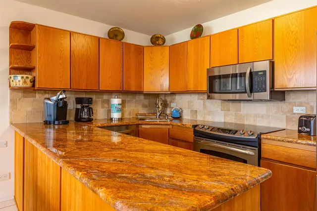 Listing Image for 50 Hauoli St 302 12 of 43