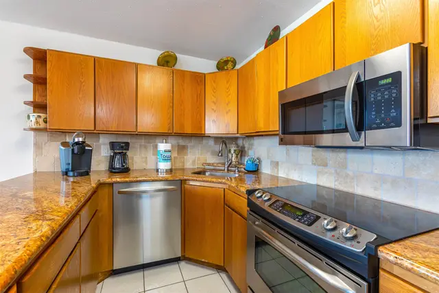 Listing Image for 50 Hauoli St 302 15 of 43