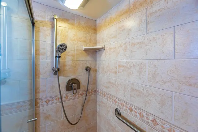 Listing Image for 50 Hauoli St 302 24 of 43
