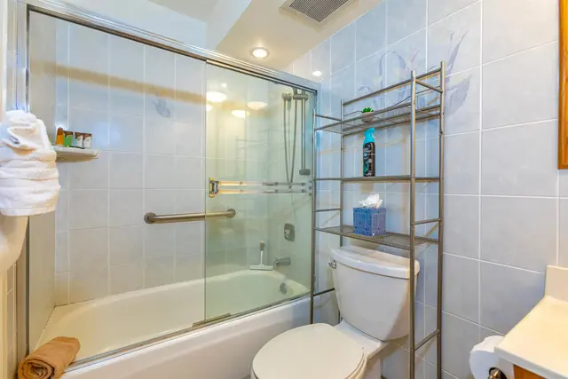 Listing Image for 50 Hauoli St 302 30 of 43
