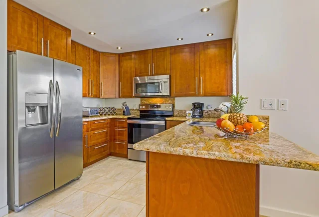 Listing Image for 500 Kapalua Dr 14t 1-2 10 of 30