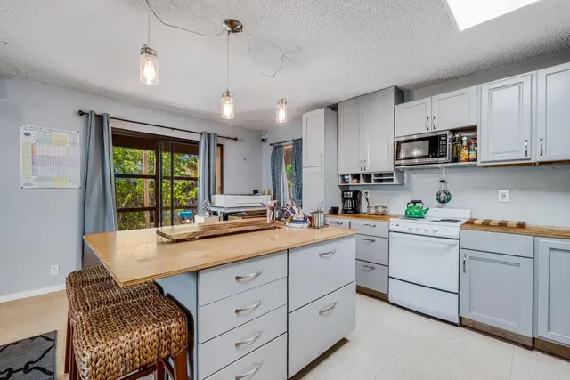Listing Image for 81 Waipahe St 44 of 50