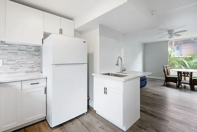 Listing Image for 3676 Lower Honoapiilani Rd F303 11 of 35