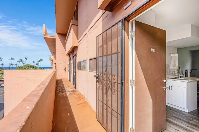 Listing Image for 3676 Lower Honoapiilani Rd F303 28 of 35