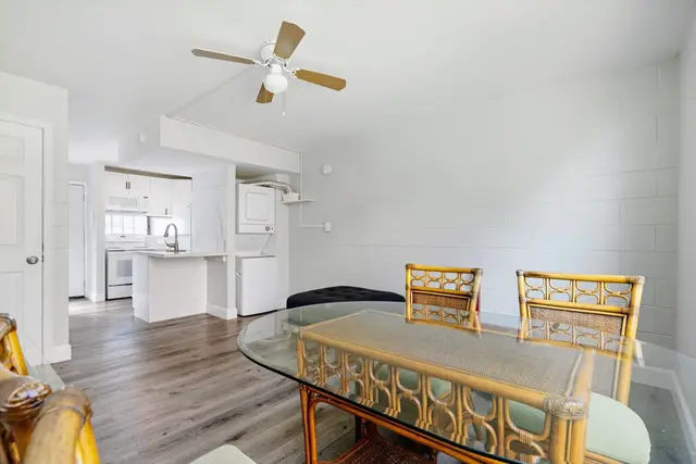 Listing Image for 3676 Lower Honoapiilani Rd F303 6 of 35