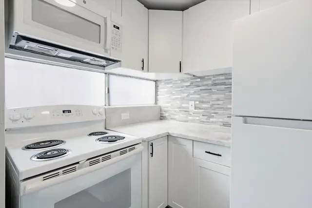 Listing Image for 3676 Lower Honoapiilani Rd F303 9 of 35