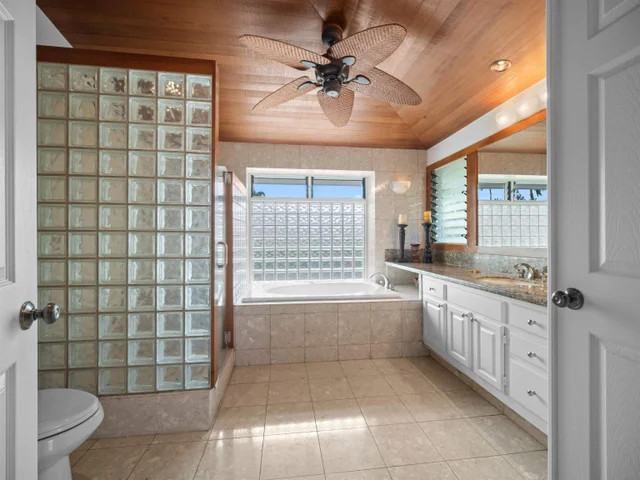 Listing Image for 212 E Ikea Kai Pl 30 of 50