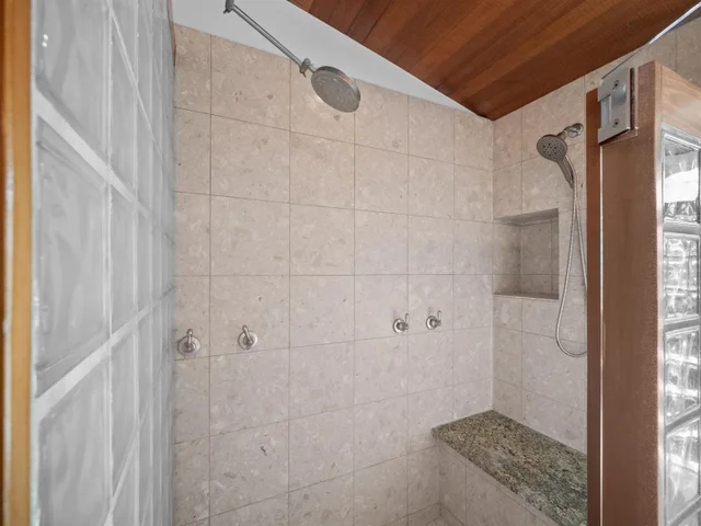 Listing Image for 212 E Ikea Kai Pl 31 of 50