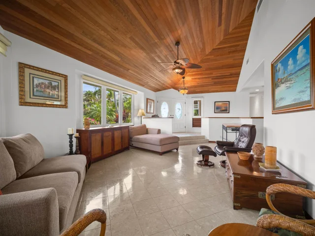 Listing Image for 212 E Ikea Kai Pl 5 of 50