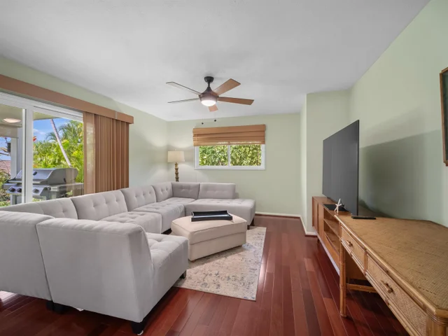 Listing Image for 212 E Ikea Kai Pl 8 of 50