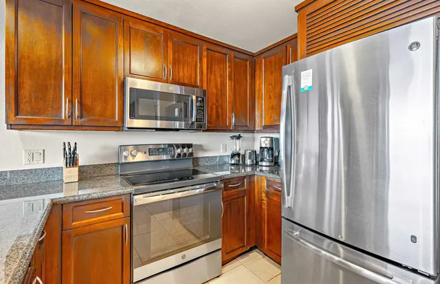 Listing Image for 100 Nohea Kai Dr 0504 51-52 19 of 22