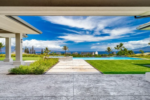 Listing Image for 44 Loli'i Pl 2 of 36