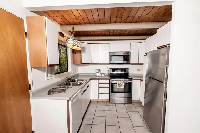 Listing Image for 25 Hoihoi Pl A 15 of 27