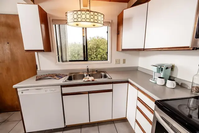 Listing Image for 25 Hoihoi Pl A 18 of 27