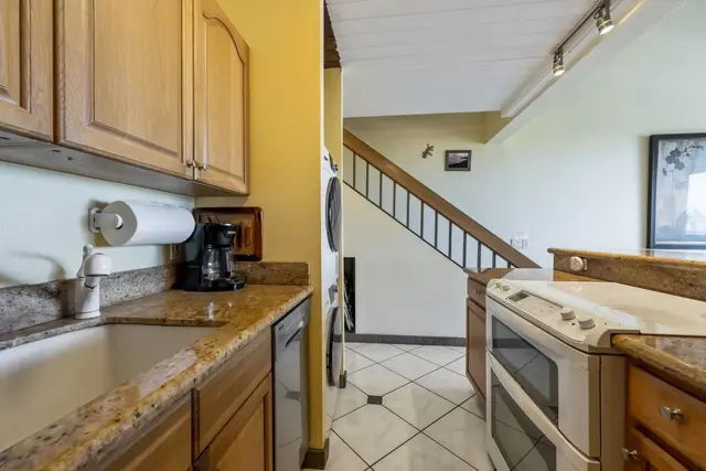 Listing Image for 2191 S Kihei Rd 1416 7 of 26