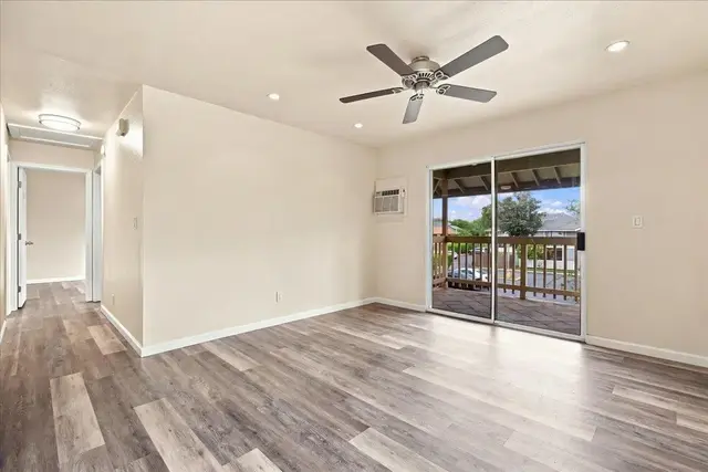 Listing Image for 140 Uwapo Rd 40-203 13 of 44