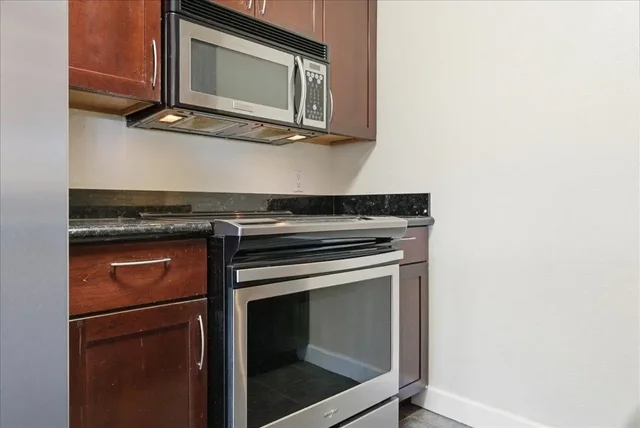 Listing Image for 140 Uwapo Rd 40-203 22 of 31