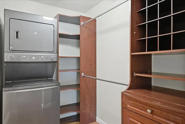 Listing Image for 140 Uwapo Rd 40-203 26 of 44