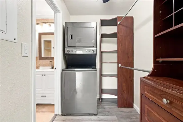 Listing Image for 140 Uwapo Rd 40-203 27 of 44