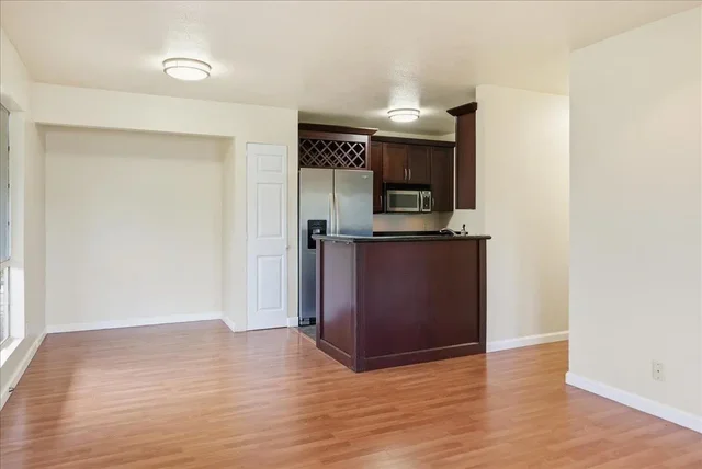 Listing Image for 140 Uwapo Rd 40-203 29 of 31