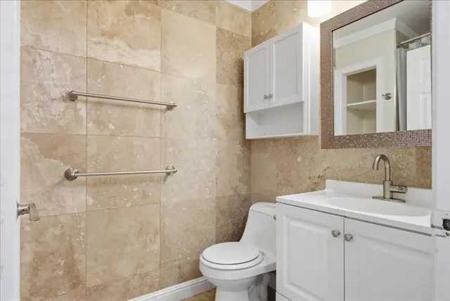 Listing Image for 140 Uwapo Rd 40-203 30 of 44