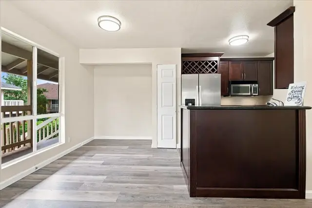 Listing Image for 140 Uwapo Rd 40-203 4 of 44
