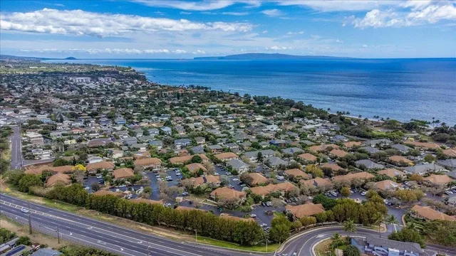 Listing Image for 140 Uwapo Rd 40-203 7 of 31