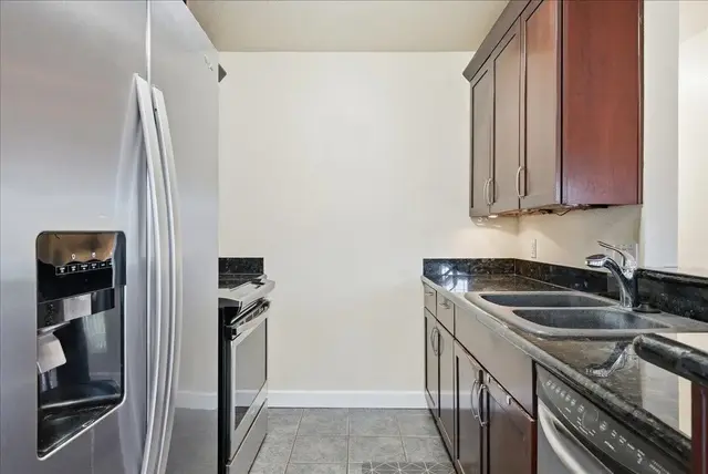 Listing Image for 140 Uwapo Rd 40-203 9 of 44