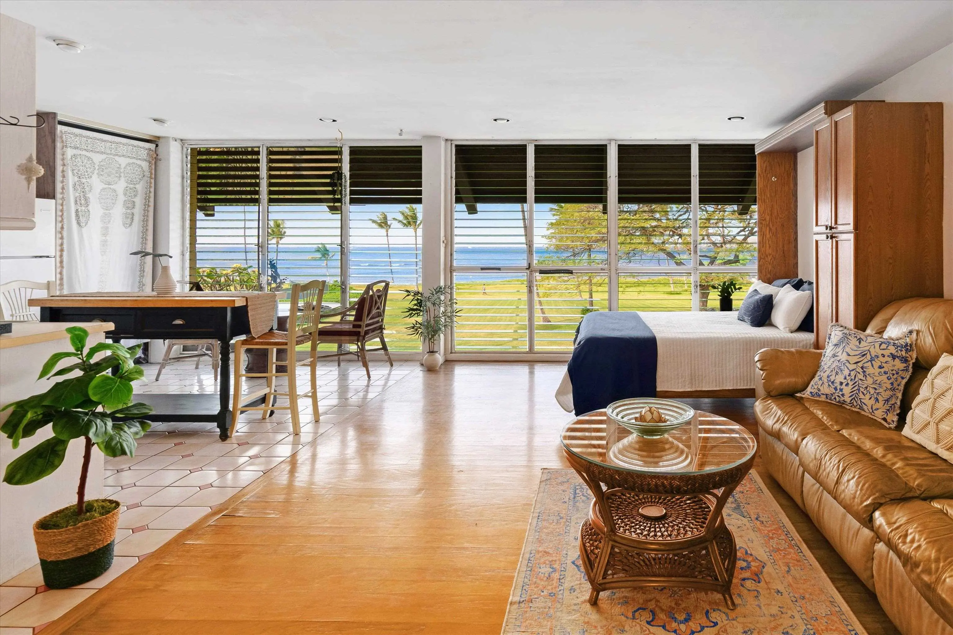 Photo of Listing #409312