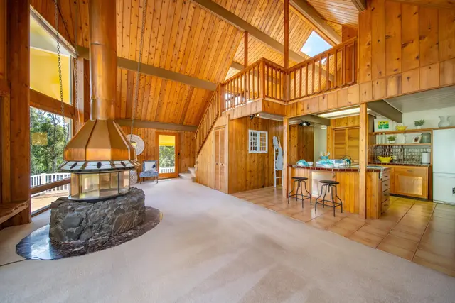 Listing Image for 1733 Piiholo Rd 3 of 31